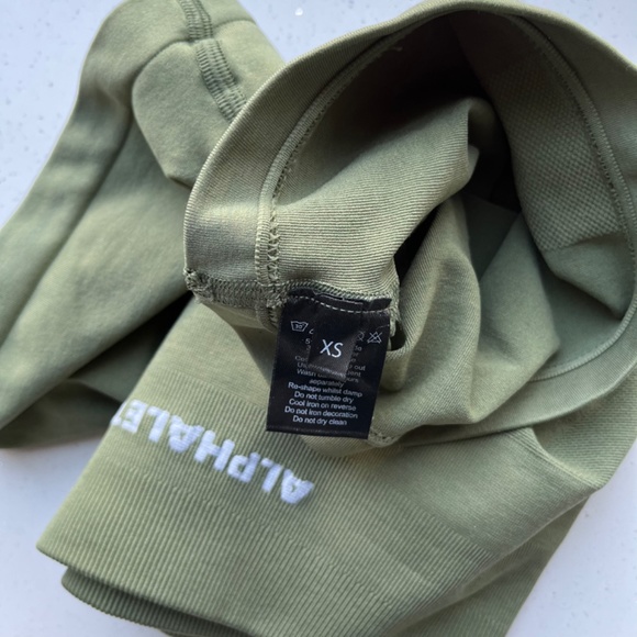 Alphalete Amplify shorts in dusty green - Picture 3 of 3